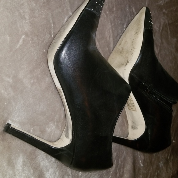 Ankle Boot - Picture 2 of 5